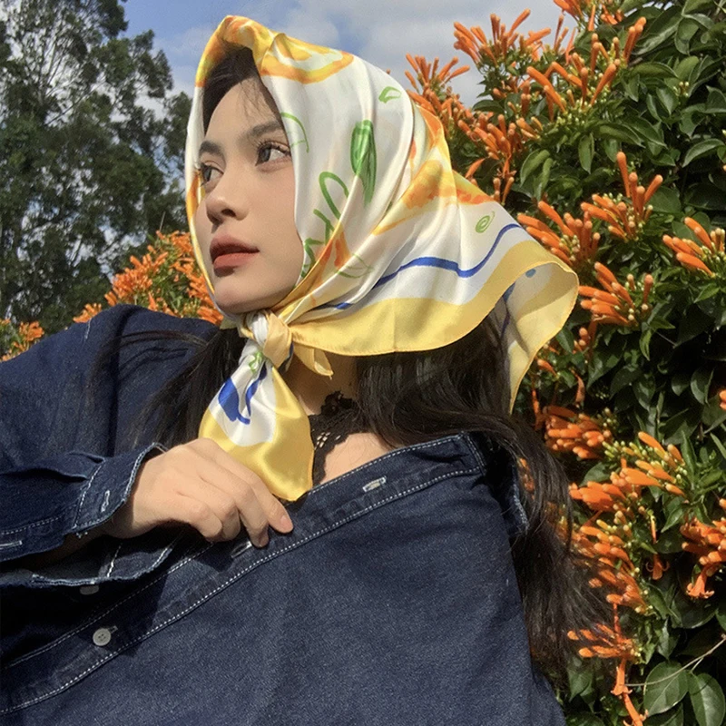70cm Square Lemon Print Yellow - Silk Neck Scarf 评论和价格