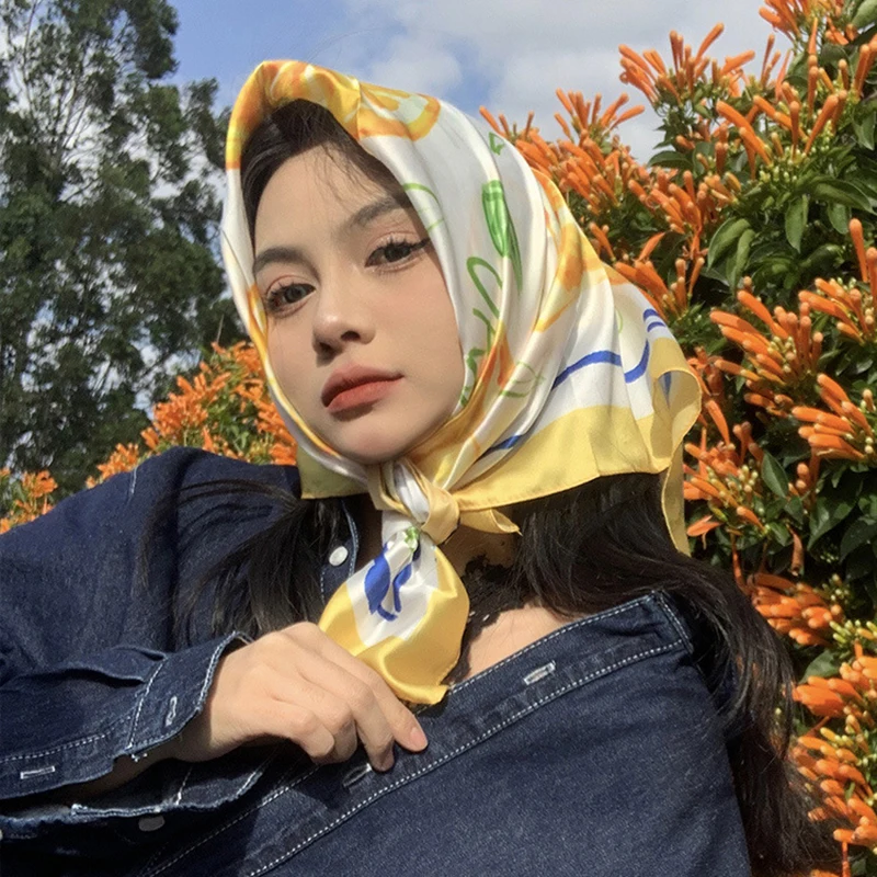 70cm Square Lemon Print Yellow - Silk Neck Scarf 评论和价格