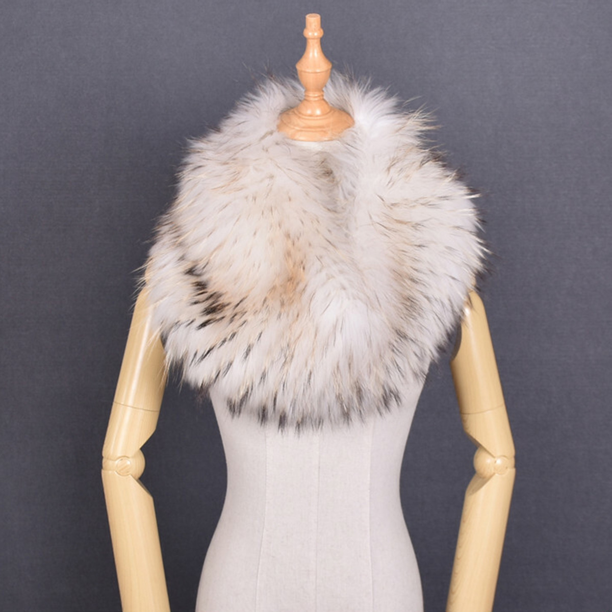 Luxury Satin Square Scarf Pais - Ascot Neck Scarf 评论和价格