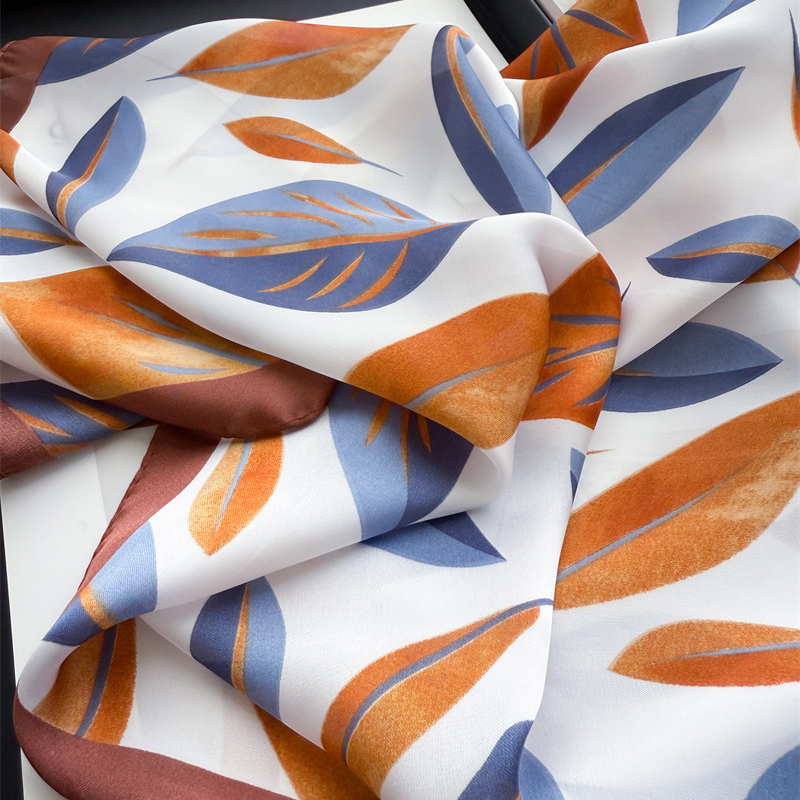 Luxury Brand Print 70cm Square - Scarf Silk Square 评论和价格